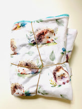 Charger l&#39;image dans la galerie, Mini doudou HÉRISSON AQUA
