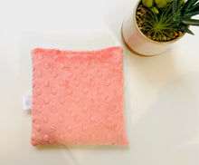 Charger l&#39;image dans la galerie, Sac Chauffant Carré YOGA ROSE SAUMON
