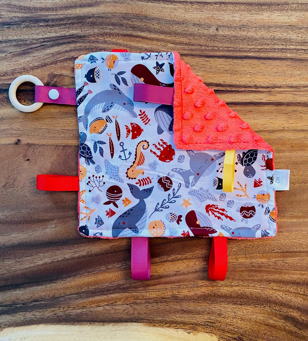 Doudou étiquette ANIMAUX MARINS ROUGE