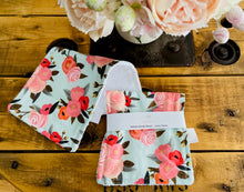 Charger l&#39;image dans la galerie, Bavoir COUVRE-ÉPAULE PIVOINE
