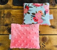 Charger l'image dans la galerie, Sac réconfortant enfant Pivoine Rose
